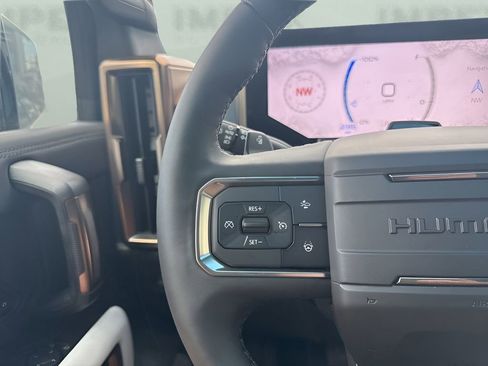 Used 2024 GMC Hummer EV 2X AWD/4WD image 18
