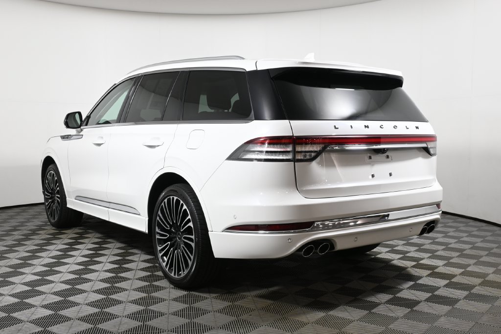 Used 2024 Lincoln Aviator Black Label AWD/4WD image 5