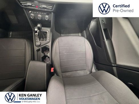 Used 2022 Volkswagen Taos SE w/ Panoramic Sunroof Package AWD/4WD image 14