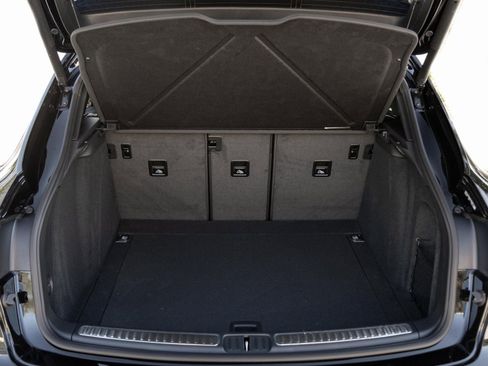 Certified 2026 Porsche Macan image 30