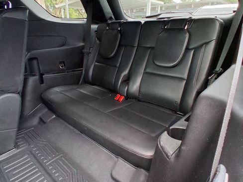 Used 2020 Ford Explorer XLT w/ Equipment Group 202A RWD image 12