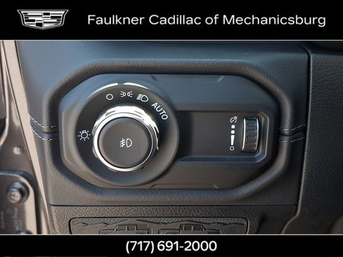 Used 2024 Jeep Wrangler Unlimited Sahara w/ Technology Group AWD/4WD image 24