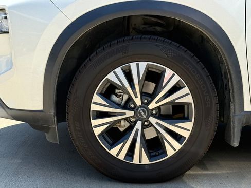 Used 2022 Nissan Rogue SV FWD image 5
