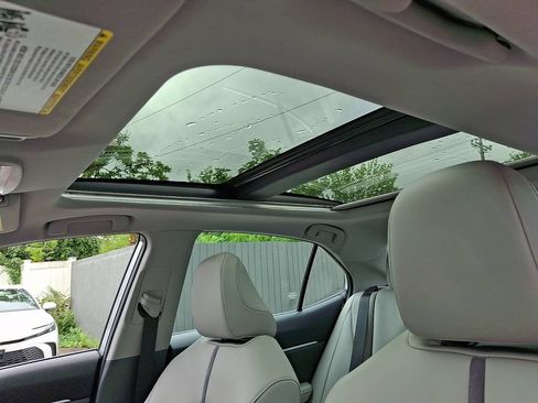 Used 2022 Toyota Camry XLE AWD/4WD image 15
