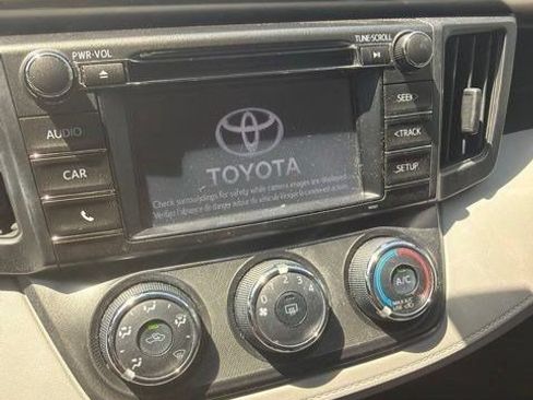Used 2014 Toyota RAV4 LE FWD image 3