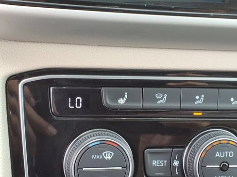 Used 2022 Volkswagen Atlas SE AWD/4WD image 25