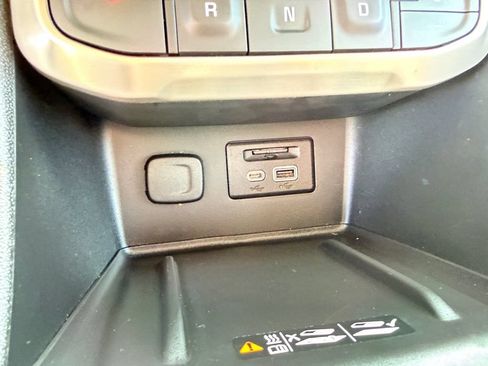 Used 2023 GMC Acadia Denali w/ Denali Technology Package AWD/4WD image 33