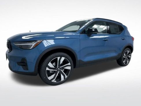 New 2025 Volvo XC40 B5 Plus w/ Protection Package Premier image 20