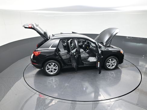 Used 2024 Audi Q3 2.0T Premium image 14