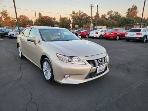 Used 2014 Lexus ES 350 w/ Premium Package image 7