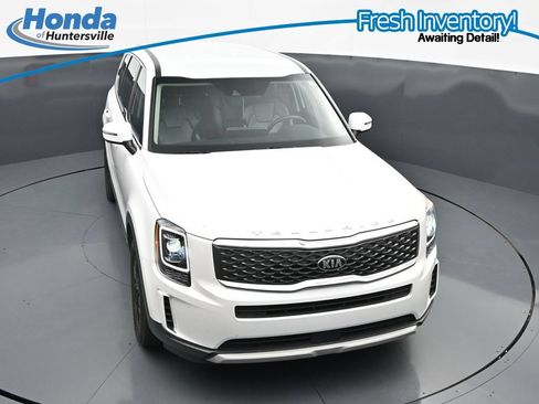 Used 2020 Kia Telluride LX AWD/4WD image 16
