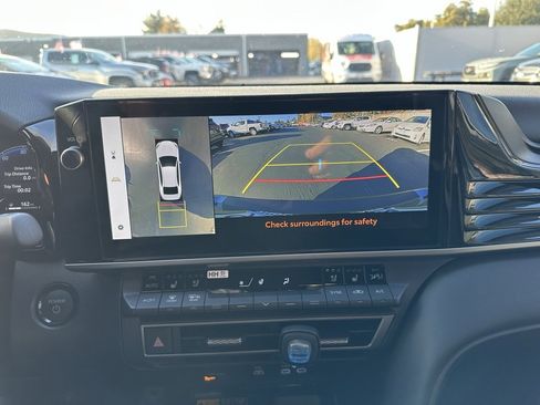 Used 2025 Toyota Camry XSE image 12