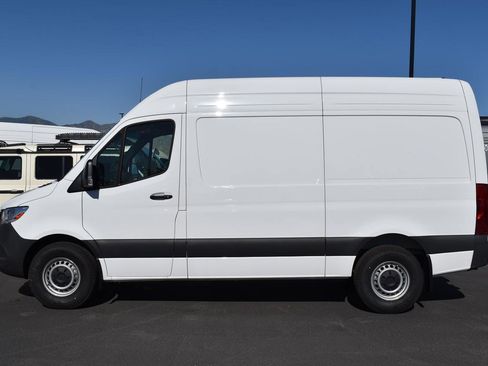 Used 2024 Mercedes-Benz Sprinter 144 Cargo image 4