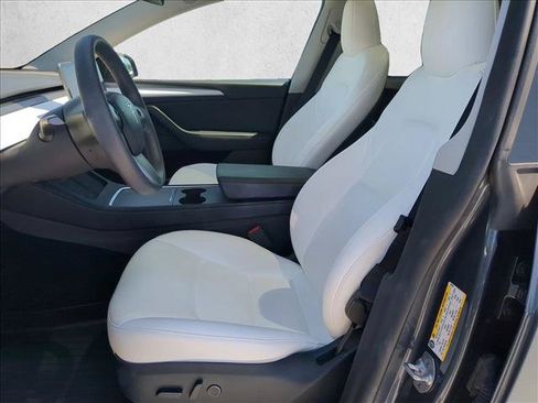 Used 2023 Tesla Model Y Long Range AWD/4WD image 13