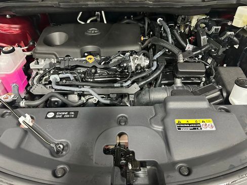 Used 2025 Toyota Sienna LE image 69