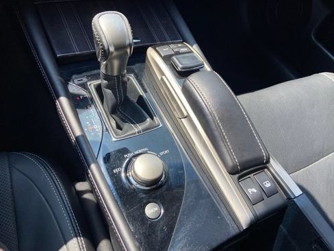 Used 2019 Lexus GS 350 AWD w/ Premium Package image 22