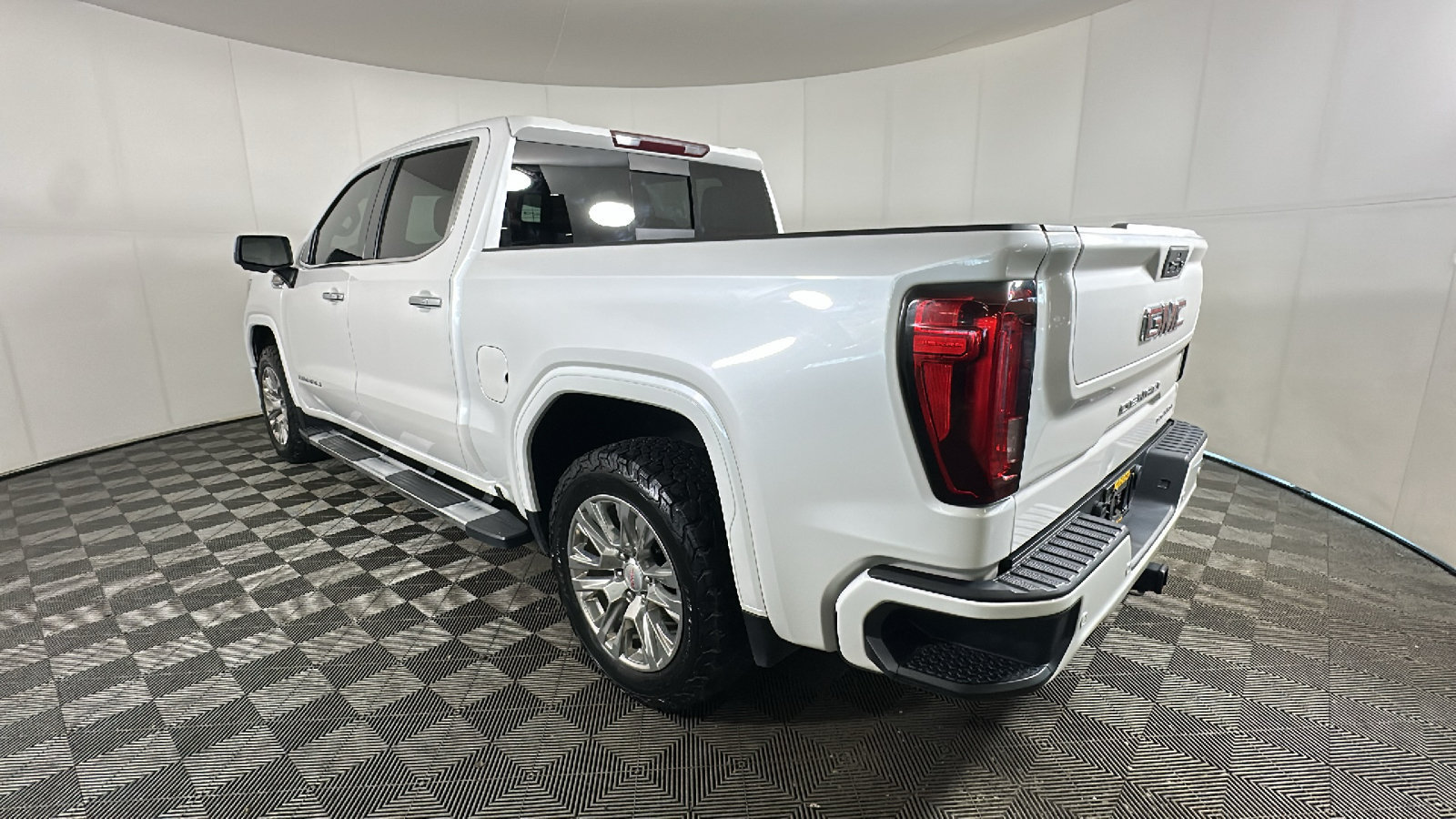 Used 2021 GMC Sierra 1500 Denali AWD/4WD image 5