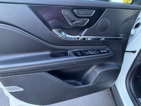 New 2026 Lincoln Corsair Premiere image 15