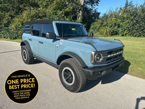Used 2023 Ford Bronco Big Bend w/ Sasquatch Package AWD/4WD image 1