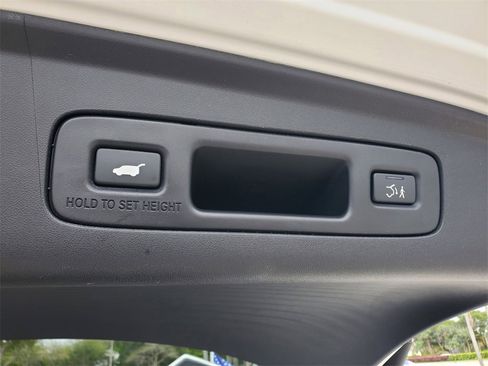 Used 2025 Acura ADX A-Spec image 9