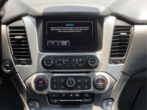 Used 2017 GMC Yukon SLT AWD/4WD image 6
