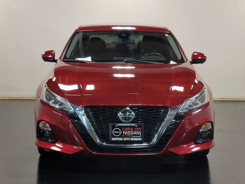 Used 2019 Nissan Altima 2.5 Platinum image 3