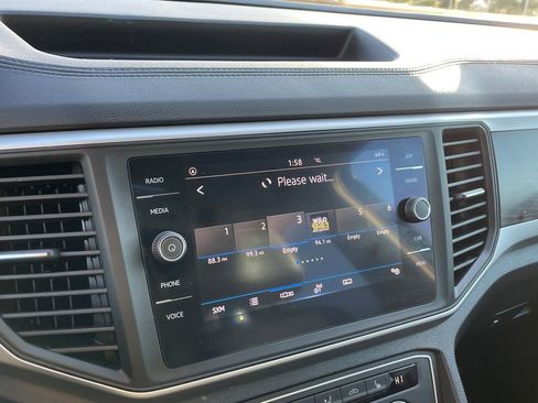 Used 2021 Volkswagen Atlas SE image 37