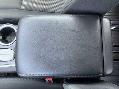 Used 2019 Nissan Pathfinder SV FWD image 21