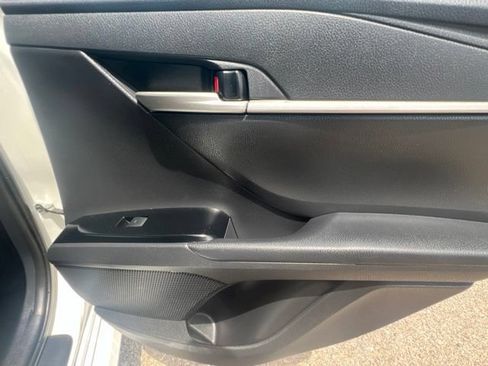 Used 2025 Toyota Camry LE FWD image 31