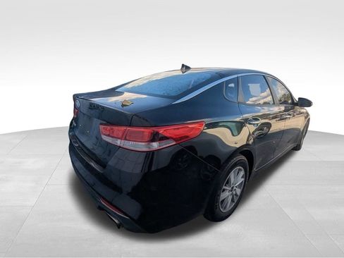 Used 2017 Kia Optima LX image 2
