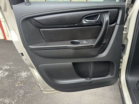 Used 2017 Chevrolet Traverse LT FWD image 6