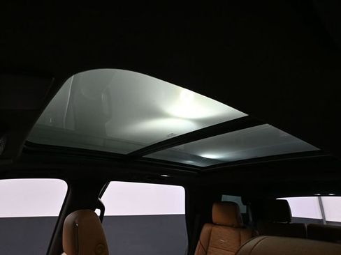 Used 2022 Cadillac Escalade Premium Luxury w/ Touring Package image 28