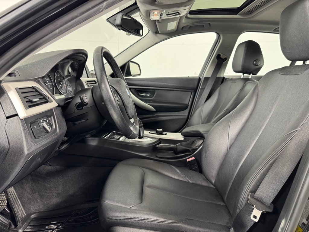 Used 2013 BMW 328i xDrive Sedan AWD/4WD image 11
