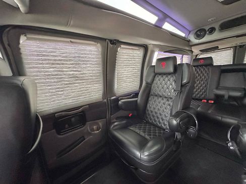 Used 2023 GMC Savana 2500 RWD image 68