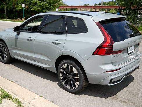 New 2026 Volvo XC60 T8 Plus w/ Climate Package PRO AWD/4WD image 7