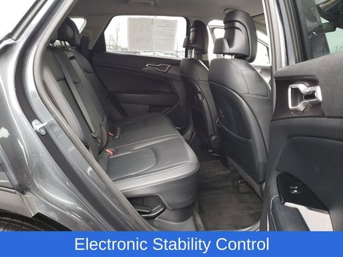 Used 2023 Kia Sportage EX image 29