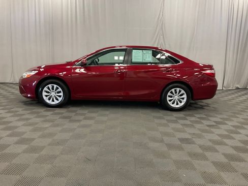 Used 2016 Toyota Camry LE FWD image 14