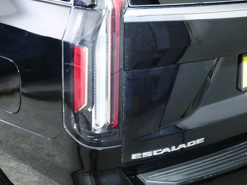 Used 2023 Cadillac Escalade ESV Premium Luxury Platinum w/ LPO, Floor Liner Package AWD/4WD image 17