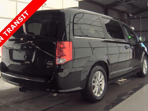 Used 2019 Dodge Grand Caravan SXT image 5