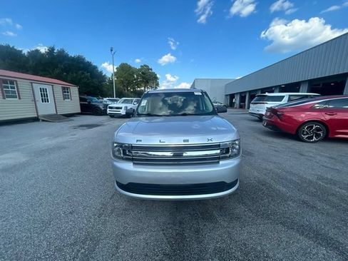 Used 2019 Ford Flex SE FWD image 2