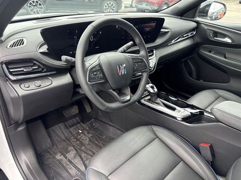 Used 2025 Buick Envista Sport Touring w/ Convenience I Package FWD image 10