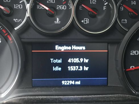 Used 2020 Chevrolet Silverado 1500 LT Trail Boss AWD/4WD image 9
