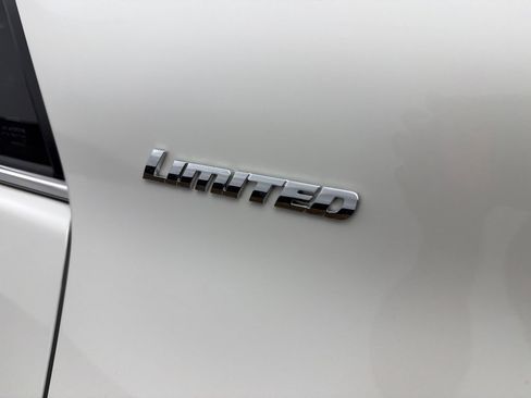 Used 2023 Toyota 4Runner Limited AWD/4WD image 24