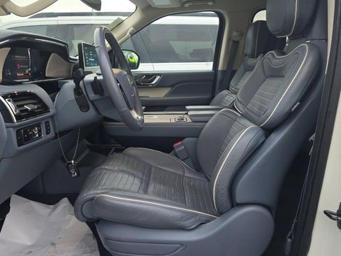 Used 2023 Lincoln Navigator L Black Label image 13