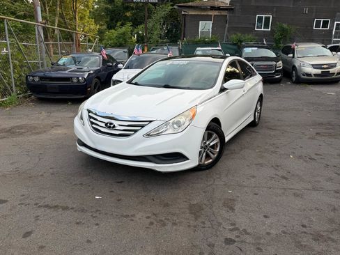 Used 2014 Hyundai Sonata GLS FWD image 2