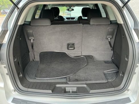 Used 2014 Chevrolet Traverse LT FWD image 24