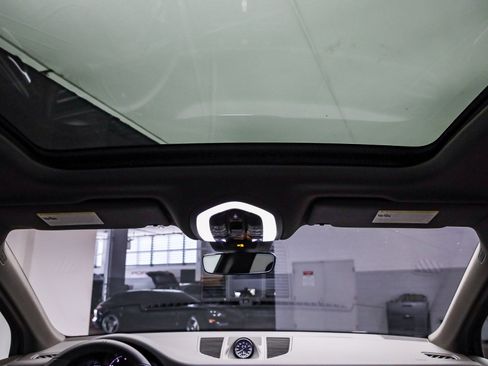 Used 2025 Porsche Macan image 20