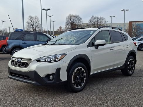 Used 2023 Subaru Crosstrek 2.0i Premium image 4