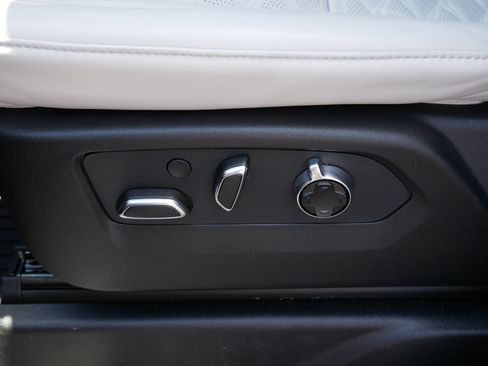 Used 2026 Cadillac Escalade Platinum Sport AWD/4WD image 18