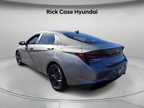 Certified 2022 Hyundai Elantra SEL image 7